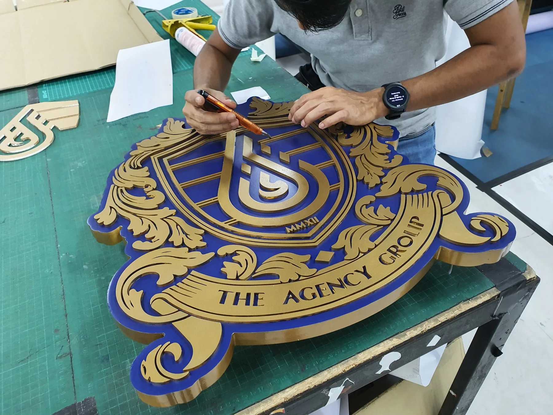 Detail assembly