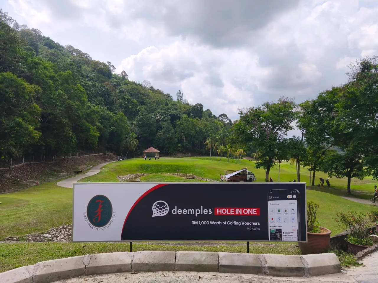 Outdoor panel signage