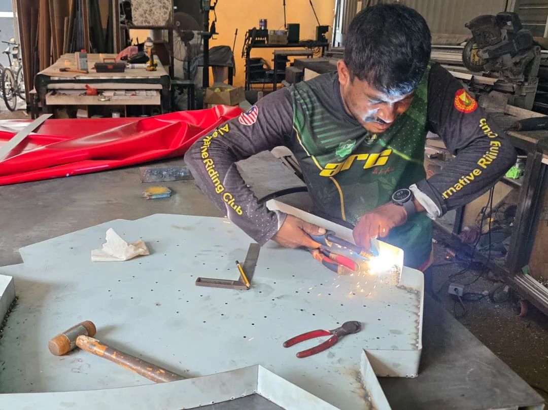 Scapemedia fabricator welding metal components
